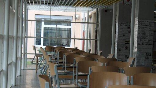 Das Hauptgebäude der Schule ist zunächst geschlossen. Das Foto zeigt den neuen Anbau.