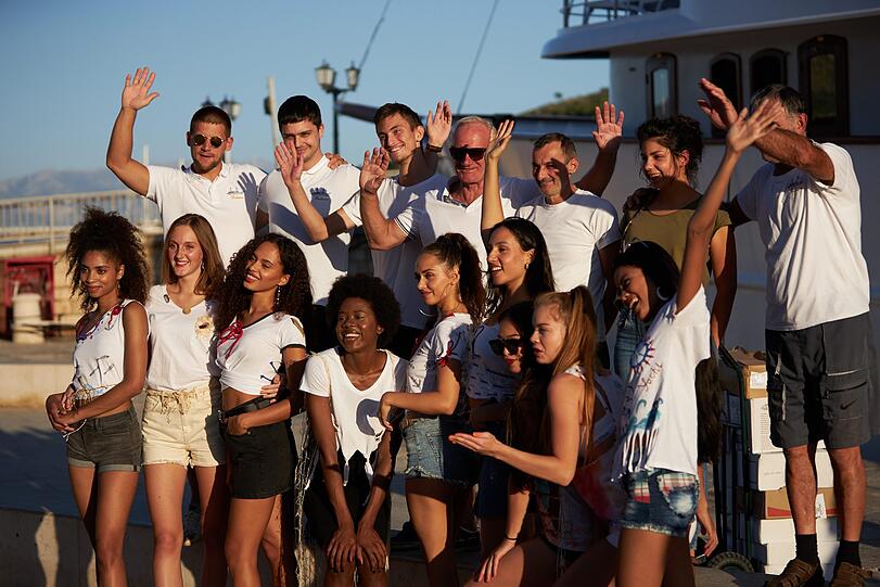 Hvala und opet sresti! Die AZ-Models bedanken sich im Hafen von Trogir bei der Crew der MY Bellezza.