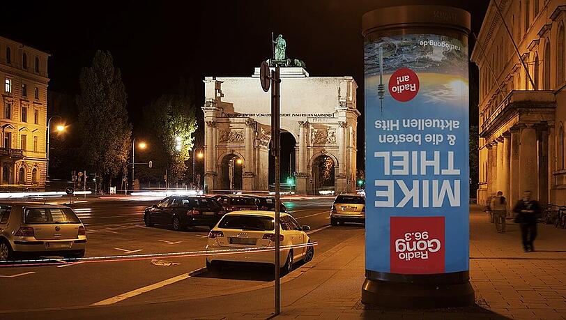 Die umgedrehten Plakate von Radio Gong hängen überall in München und in der Region. Die umgedrehten Plakate von Radio Gong hängen überall in München und in der Region.
