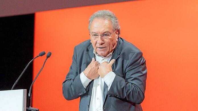 Klaus Ernst will mit dem Bündnis Sahra Wagenknecht erneut in den Bundestag einziehen. Doch kurz vor der Wahl verliert er den Rückhalt seiner ehemaligen Verbündeten.