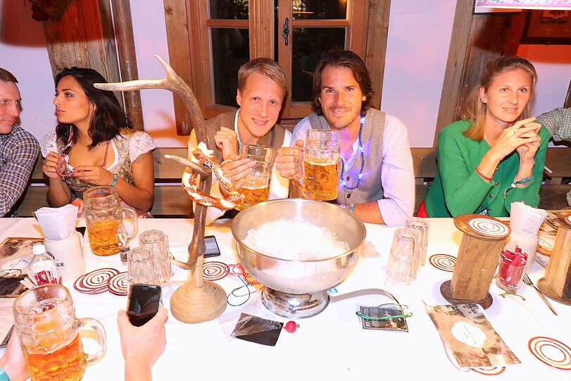 Oliver Pocher und Tommy Haas mit Begleitung