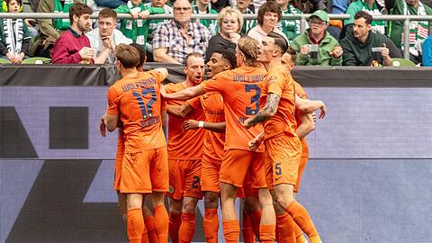 Wolfsburg setzte sich in Bremen mit 2:0 durch.