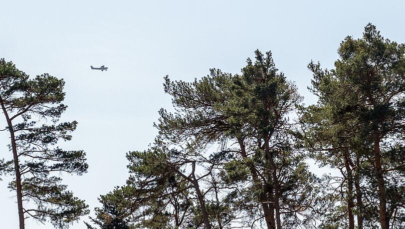 Aufgrund erh&ouml;hter Waldbrandgefahr plant die Niederbayerische Regierung in dieser Woche sechs Fl&uuml;ge zur Luftbeobachtung. (Symbolbild)