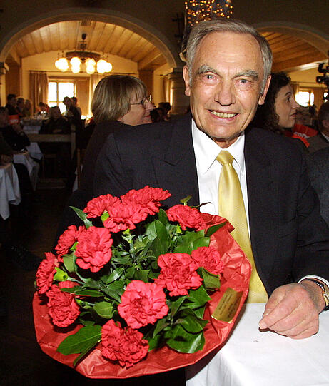 2008: Nelken zum 80sten von OB-Nachfolger Christian Ude.