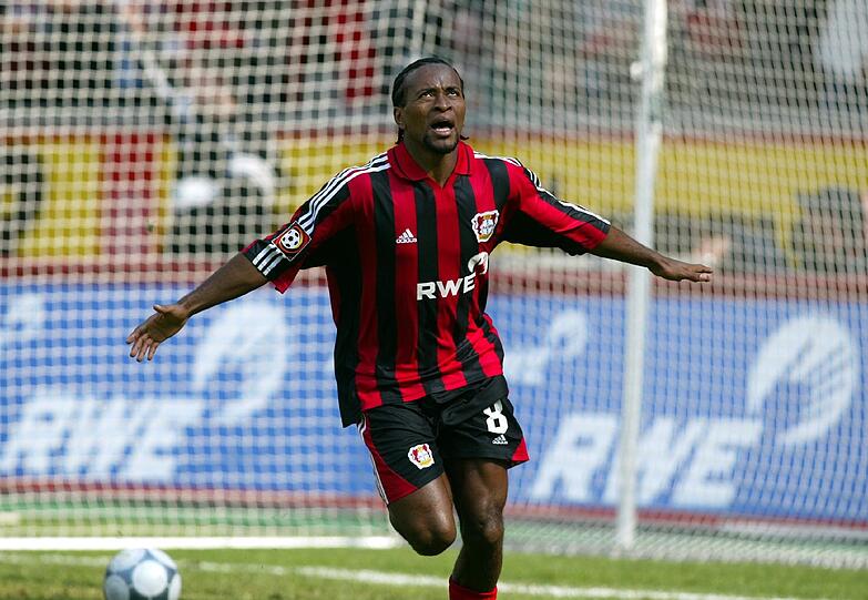 Ende der 90er, Anfang der 2000er Jahre heißt der größte Bayern-Konkurrent Bayer Leverkusen. Die Bayern verpflichten zur Saison 2002/03 zunächst den Brasilianer Ze Roberto...