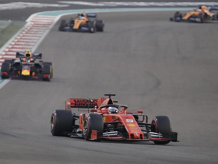 Das letzte Rennen der Saison bringt Sebastian Vettel nur Rang fünf.