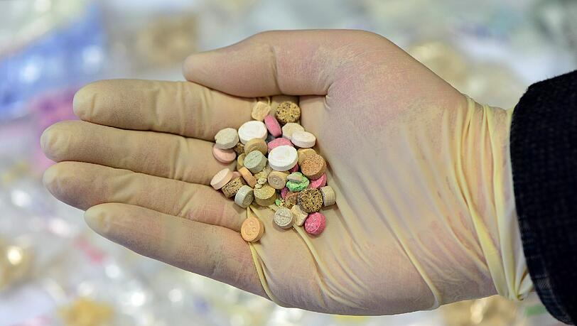 Das synthetische Opioid "Subutex" wird ähnlich wie Methadon in der Drogenersatztherapie eingesetzt. (Symbolbild) Das synthetische Opioid "Subutex" wird ähnlich wie Methadon in der Drogenersatztherapie eingesetzt. (Symbolbild)
