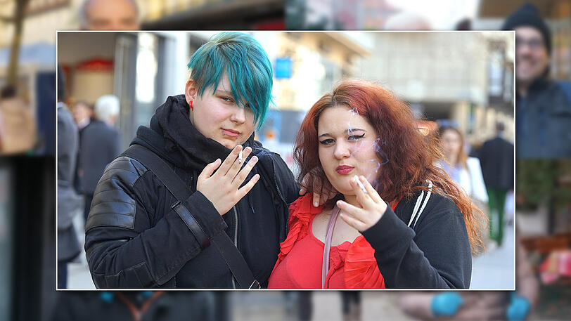 v.l. die Auszubildende Tsure und die Kosmetikerin Saki. 
Tsure: &bdquo;Seit meinem zehnten Lebensjahr fühle ich mich mit der Punk- und mit der Emo-Szene verbunden. Außerdem macht es mir Spaß, immer wieder meine Haarfarbe zu ändern, und ich trage  meistens schwarzes Outfit. 
Am liebsten esse ich japanische Suppe und Krabbenchips im Restaurant Tokyo im Tal.&ldquo; 
Saki: &bdquo;Ich bin ebenfalls eher der dunkle Typ und mag schwarzes Outfit &ndash; es ist eher die Ausnahme, dass ich mal eine rote Bluse trage. Auf ein Bier mit Freunden bin ich gerne mal in der Flex Bar in  der Ringseisstraße. Da läuft coole Rockmusik.&ldquo;