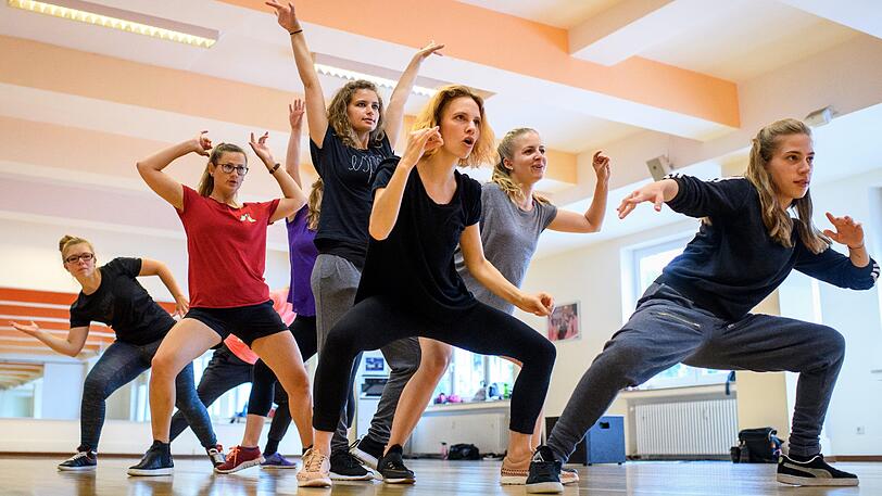 Bei der "Nikita Dance Crew" tanzen Gehörlose, Schwerhörige und Hörende gemeinsam.