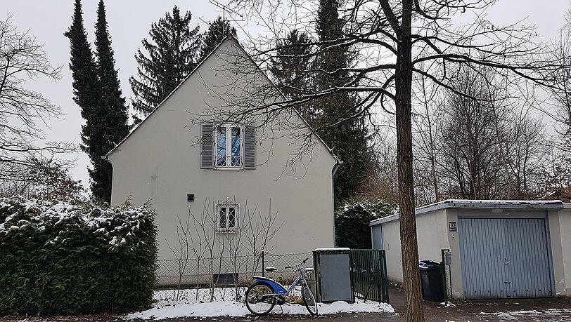 Greift hier der Denkmalschutz? Dieses Haus in der Hohenaschauer Straße soll Neubauten weichen. Greift hier der Denkmalschutz? Dieses Haus in der Hohenaschauer Straße soll Neubauten weichen.