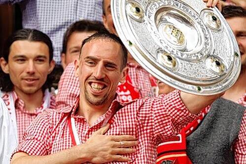 Meisterschaft, Pokal, Traumvertrag: Franck Ribéry bleibt ein Bayer.