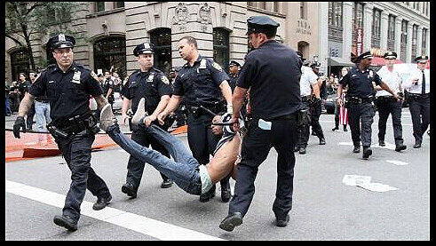 Die AZ zeigt die brutalsten Twitter-Bilder zum Hashtag #myNYPD!