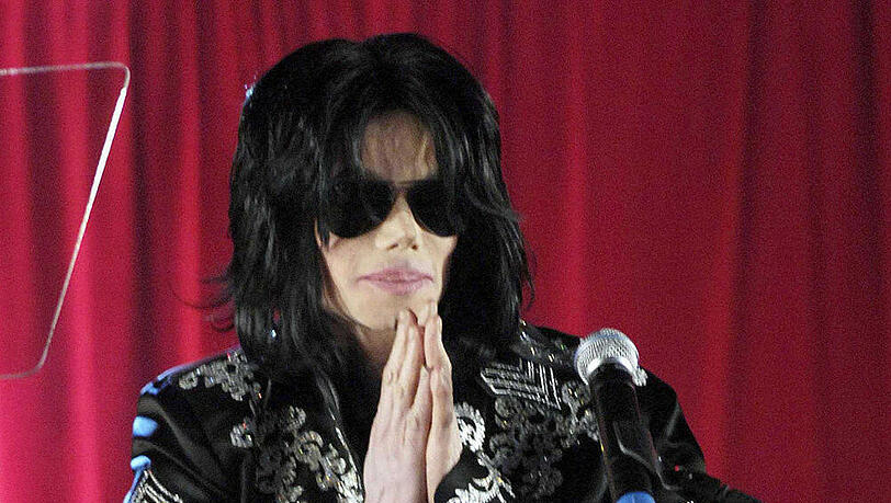 Michael Jackson wäre fast ein Film-Alien geworden. Hätte Jar Jar Binks dann Moonwalk getanzt? Michael Jackson wäre fast ein Film-Alien geworden. Hätte Jar Jar Binks dann Moonwalk getanzt?