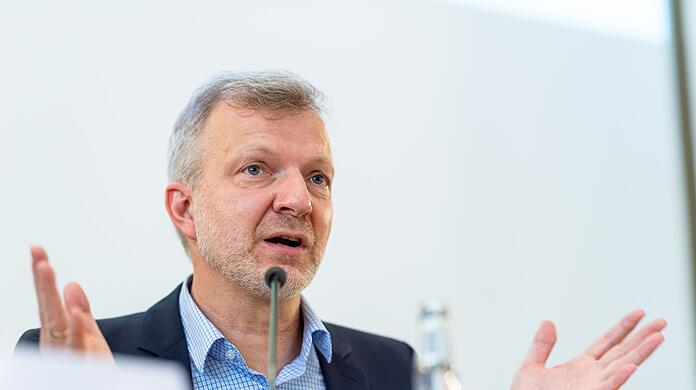 Der Historiker Thomas Großebölting bei der Vorstellung der Studie zu Missbrauch im Bistum Münster.