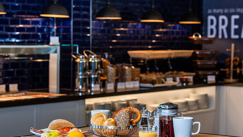 Morgens gibt es in allen Premier Inn Hotels ein reichhaltiges Frühstücksbuffet. Morgens gibt es in allen Premier Inn Hotels ein reichhaltiges Frühstücksbuffet.