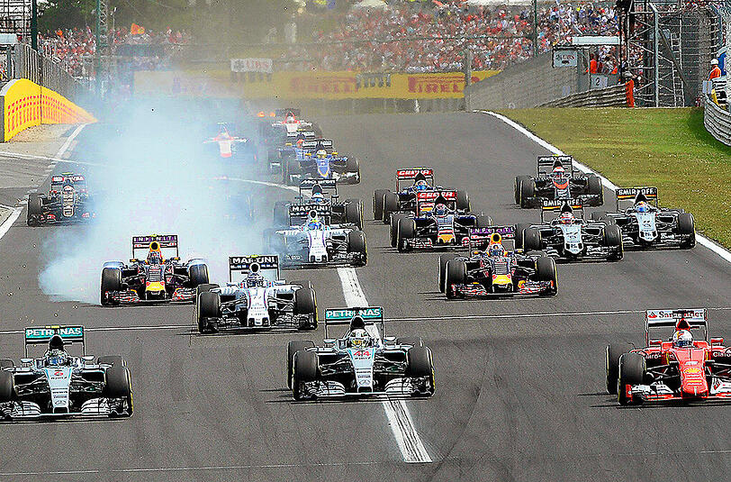Direkt beim Start lief für Lewis Hamilton einiges schief. Der Mercedes-Pilot wurde sofort von Vettels Ferrari überholt. Vettel gewann den Ungarn-Grand Prix anschließend.