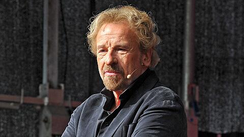 Thomas Gottschalk ist an Krebs erkrankt. Thomas Gottschalk ist an Krebs erkrankt.
