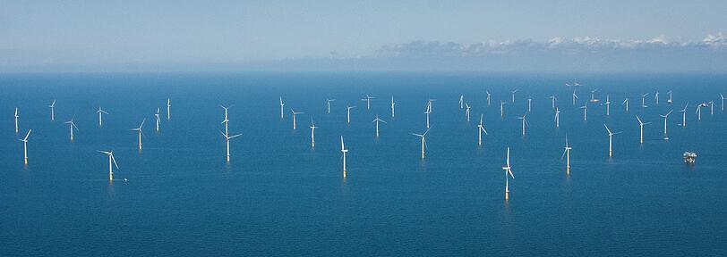 Weitere Bilder vom Windpark "Gwynt y Môr" in Wales.