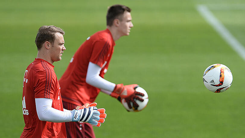 Christian Früchtl steht (noch) im Schatten von Welttorhüter Manuel Neuer. Christian Früchtl steht (noch) im Schatten von Welttorhüter Manuel Neuer.