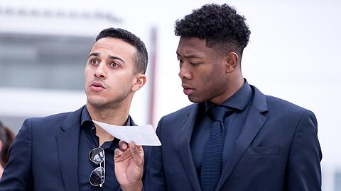 Ihre vertragliche Zukunft bei den Bayern ist weiter offen: Thiago (l.) und David Alaba.