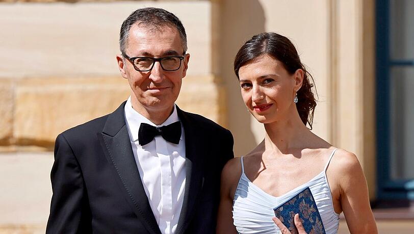 Flavia Zaka und Cem Özdemir sind seit dem 14. Februar verheiratet. Flavia Zaka und Cem Özdemir sind seit dem 14. Februar verheiratet.