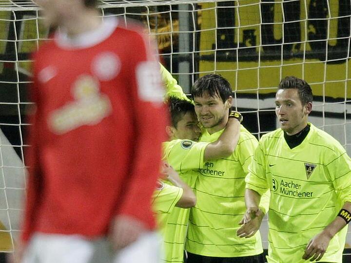 Benjamin Auer freut sich über sein Tor gegen Mainz 05