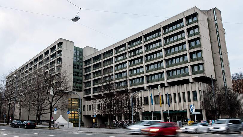 Das Gerichtsgebäude für das Amtsgericht, das Landgericht I und II in München, das Oberlandesgericht und die Staatsanwaltschaft. Das Gerichtsgebäude für das Amtsgericht, das Landgericht I und II in München, das Oberlandesgericht und die Staatsanwaltschaft.