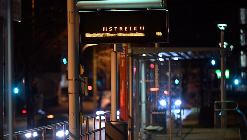 Die Gewerkschaften Verdi und Komba haben die Beschäftigten von Bund und Kommunen in mehreren Städten und Kreisen Nordrhein-Westfalens zu Warnstreiks aufgerufen.