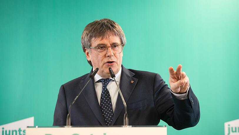 Der Haftbefehl gegen den katalanischen Separatistenführer Carles Puigdemont ist aufgehoben worden. Der 63-Jährige kann damit nach fast neun Jahren im Exil in die Heimat zurückkehren. (Archivbild) Der Haftbefehl gegen den katalanischen Separatistenführer Carles Puigdemont ist aufgehoben worden. Der 63-Jährige kann damit nach fast neun Jahren im Exil in die Heimat zurückkehren. (Archivbild)