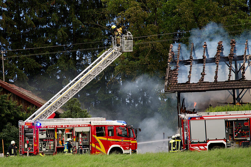 Nach einem Blitzeinschlag stand am Montag ein Bauernhof im Berchtesgadener Land in Flammen. Die Bilder!