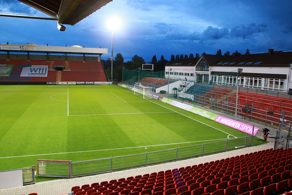 Unterhaching Gegen Tsv 1860 S Bahn Derby Doch Ohne Zuschauer Abendzeitung Munchen
