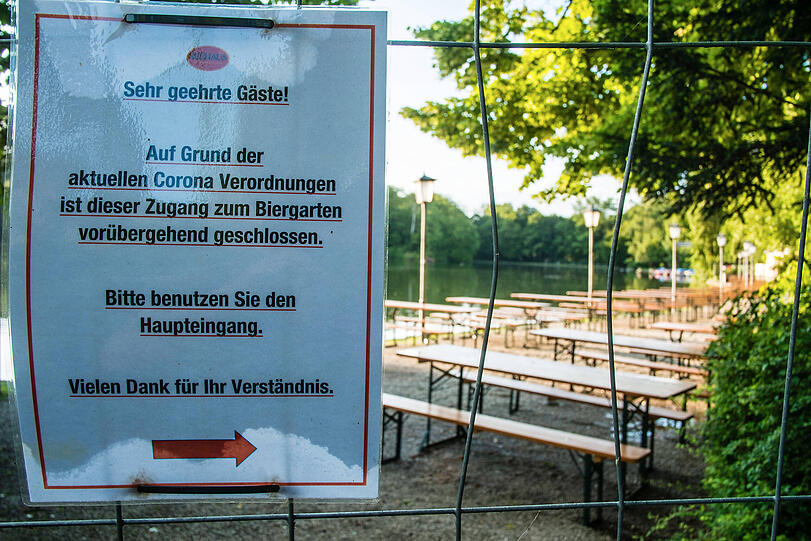 Selbst Biergärten mussten geschlossen bleiben oder durften im Freien nur wenige Plätze anbieten, mit ausreichend Abstand zwischen den Gästen.