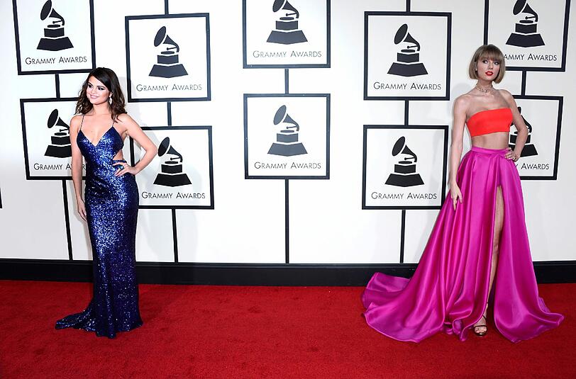 Selena Gomez (l.) hat neuerdings mehr Follower bei Instagram als Taylor Swift.