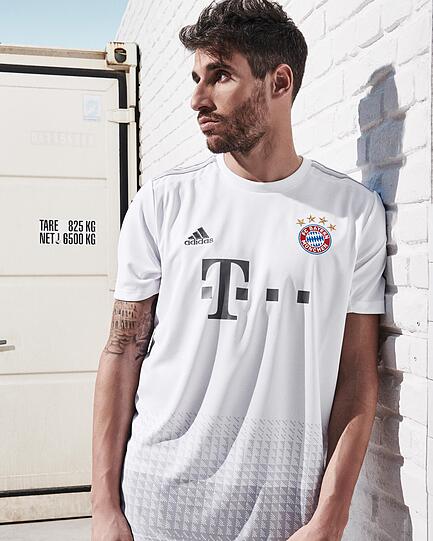 So sehen die neuen Auswärtstrikots des FC Bayern aus - klicken Sie sich durch!