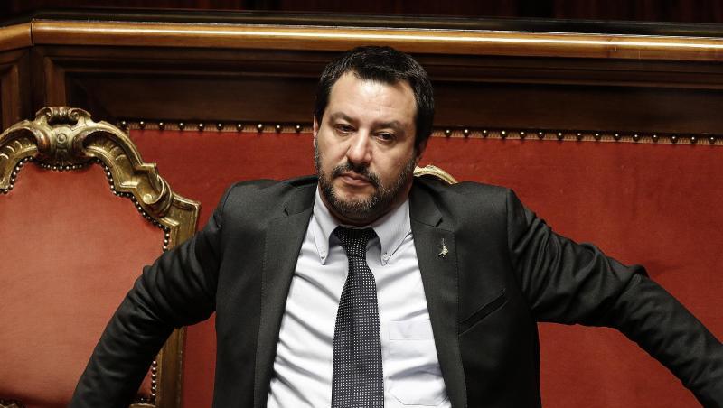 Italiens Innenminister Matteo Salvini vor Beginn einer Vertrauensabstimmung über den Haushaltsplan im italienischen Senat. Italiens Innenminister Matteo Salvini vor Beginn einer Vertrauensabstimmung über den Haushaltsplan im italienischen Senat.