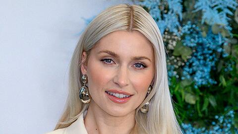 Lena Gercke h&auml;lt ihre Fans auf Instagram auf dem Laufenden.