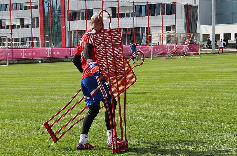 Der FC Bayern absolvierte vor den Augen von Zinedine Zidane eine lockere Trainingseinheit.