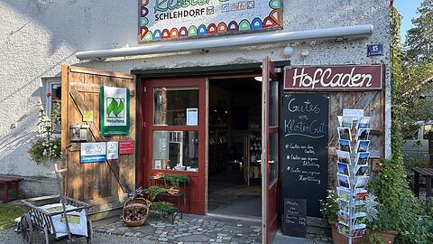 Im Hofladen des Klosterguts Schlehdorf gibt es Produkte vom Hof und jede Menge Mitbringsel.