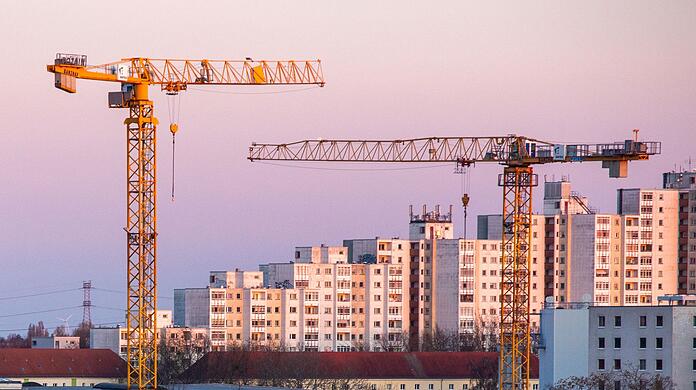 Die Bauwirtschaft hält das Ziel, jährlich 400.000 neue Wohnungen zu schaffen, für "illusorisch".