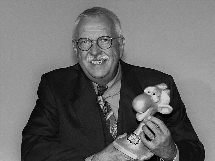 Talkshow-Pionier Geert Müller-Gerbes ist mit 83 Jahren gestorben. Wie seine Söhne bestätigten, sei er am 22. November im Kreis der Familie friedlich eingeschlafen.