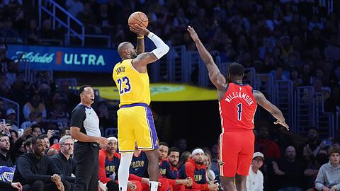 Der Wurf, mit dem LeBron James die Schallmauer von 50 000 Punkten durchbrach.