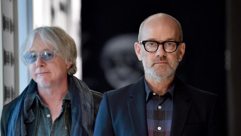Michael Stipe (r) - neben ihm sein R.E.M-Kollege Mike Mills - macht wieder Musik. Michael Stipe (r) - neben ihm sein R.E.M-Kollege Mike Mills - macht wieder Musik.