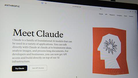 Anthropics Chatbot Claude ist ein Konkurrent von ChatGPT. (Archivbild)