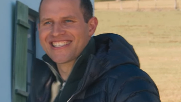 Arne Löber spielt bei "Die Bergretter" den Halbbruder von "Markus Kofler". Er ist ein Neuzugang in der Besetzung der 17. Staffel des ZDF-Formats. Arne Löber spielt bei "Die Bergretter" den Halbbruder von "Markus Kofler". Er ist ein Neuzugang in der Besetzung der 17. Staffel des ZDF-Formats.