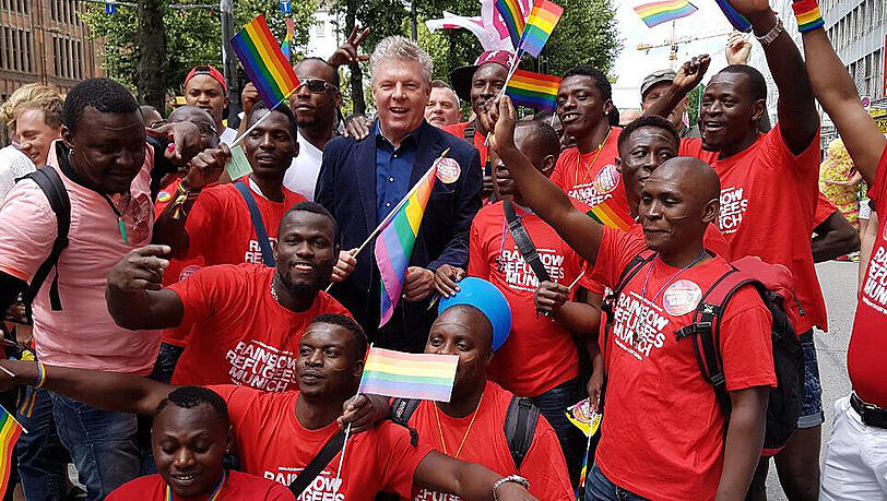 OB Reiter mit den Rainbow Refugees Munich. OB Reiter mit den Rainbow Refugees Munich.