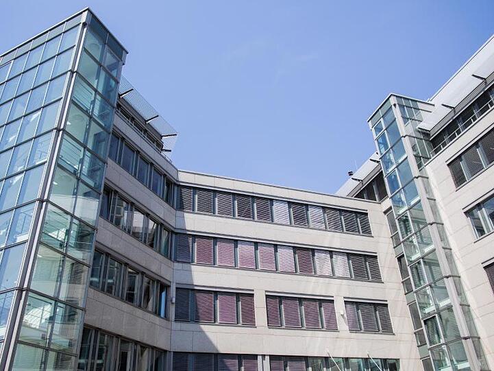 Blick auf das Bürogebäude in Düsseldorf, in dem die Landesparteizentrale der AfD Nordrhein-Westfalen untergebracht ist.