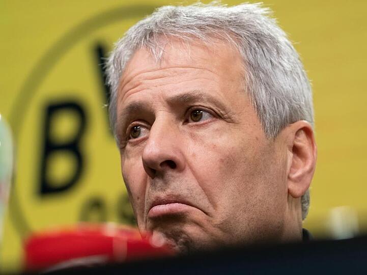 Dortmunds Trainer Lucien Favre bei der Pressekonferenz nach dem Spiel gegen Paderborn.