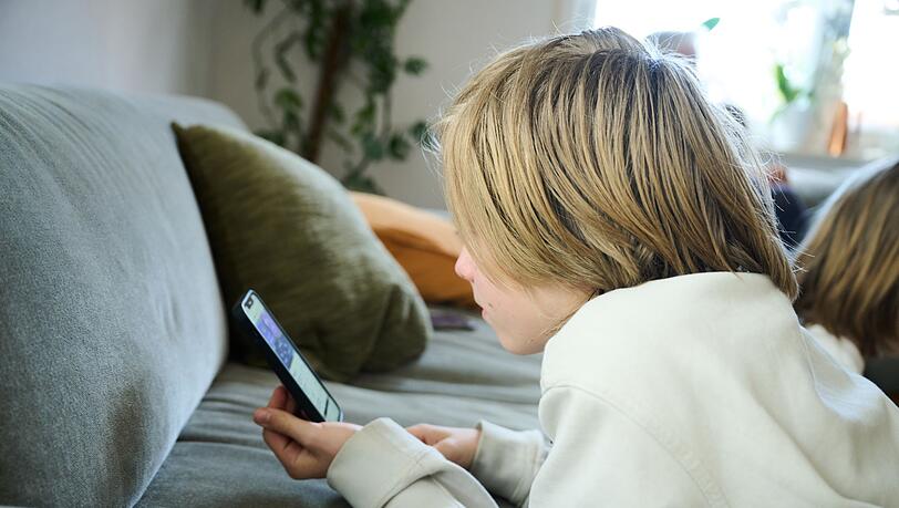 Was digitale Medien mit Kindern machen (Foto-Illustration).