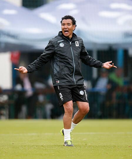 Ricardo Moniz packt an: Bilder von der ersten Trainingseinheit unter dem neuen Trainer.