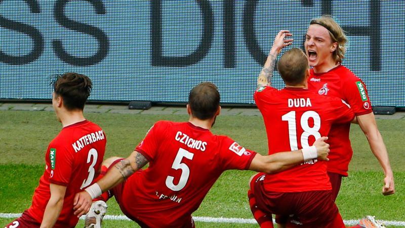 Der 1. FC Köln hat sich am 34. Spieltag mit einem 1:0-Sieg über den FC Schalke 04 in die Relegation gerettet.